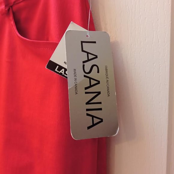 Lasania, Red Capris - Picture 3 of 9